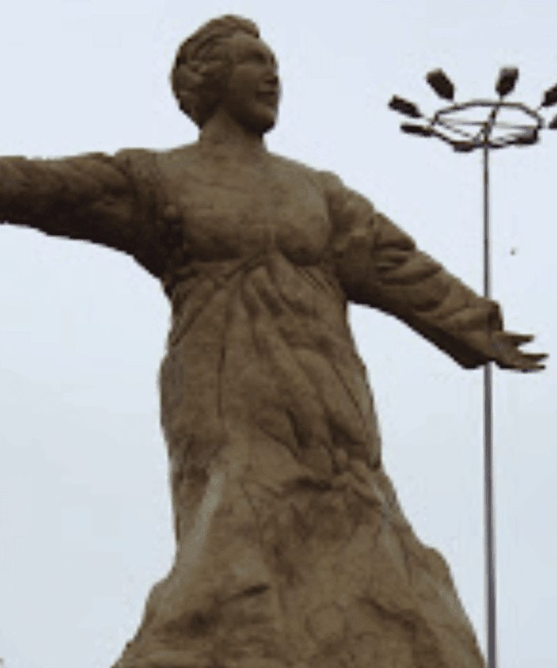 Escultura Gabriela Mistral